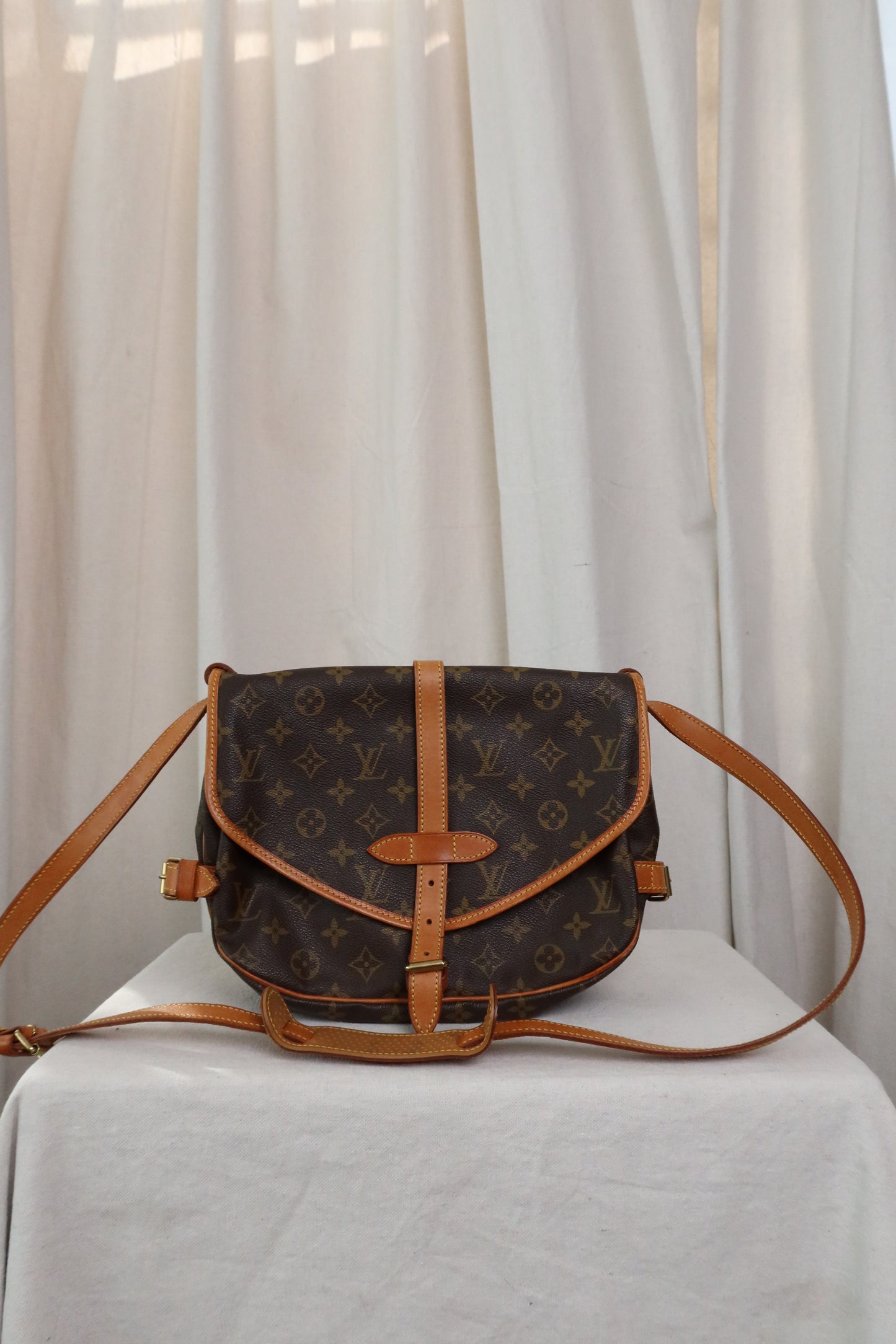 LOUIS VUITTON Monogram Saumur 30 Cross Body Shoulder Bag