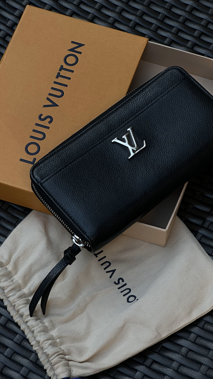 LOUIS VUITTON Zippy Lockme Black