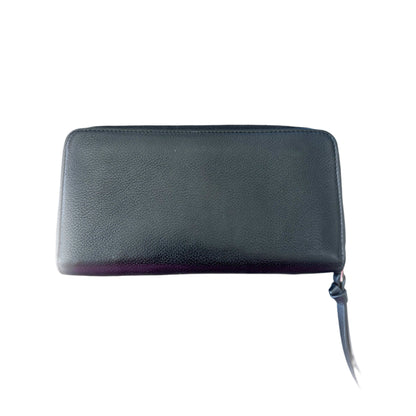 LOUIS VUITTON Zippy Lockme Black