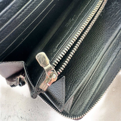 LOUIS VUITTON Zippy Lockme Black