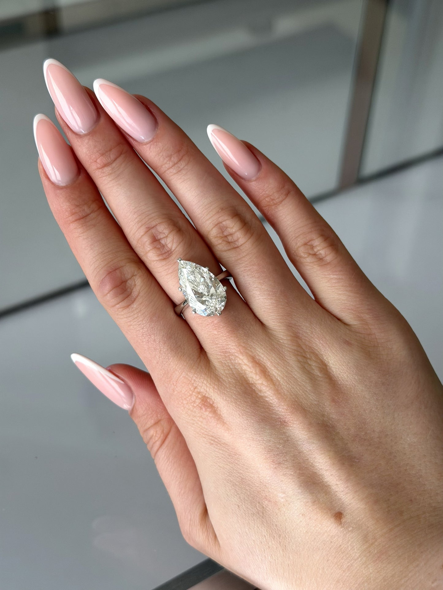 Pear-Cut Diamond Ring in 18k Gold