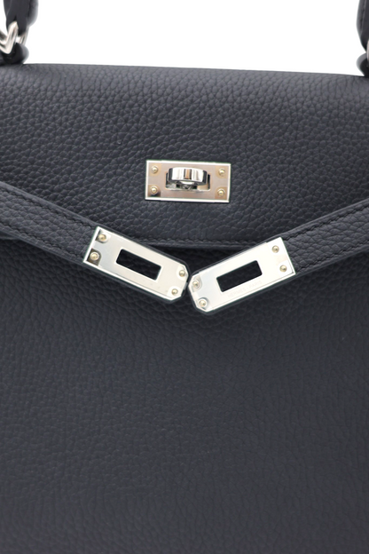 Hermès Kelly 25 in Togo Noir PHW