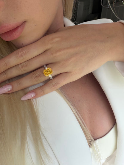 JANARY Radiant 5.21-Carat Fancy Vivid Yellow Lab-Grown Diamond Solitaire Ring in 18K White Gold