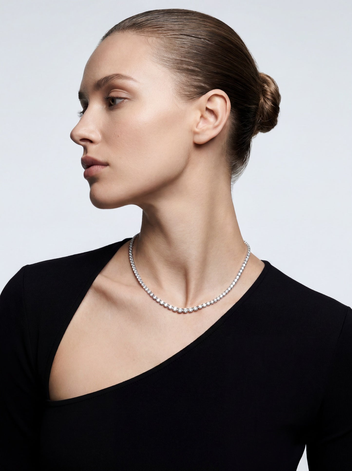 JANARY Round Brilliant 12-Carat Diamond Gradient Tennis Necklace in 18K White Gold