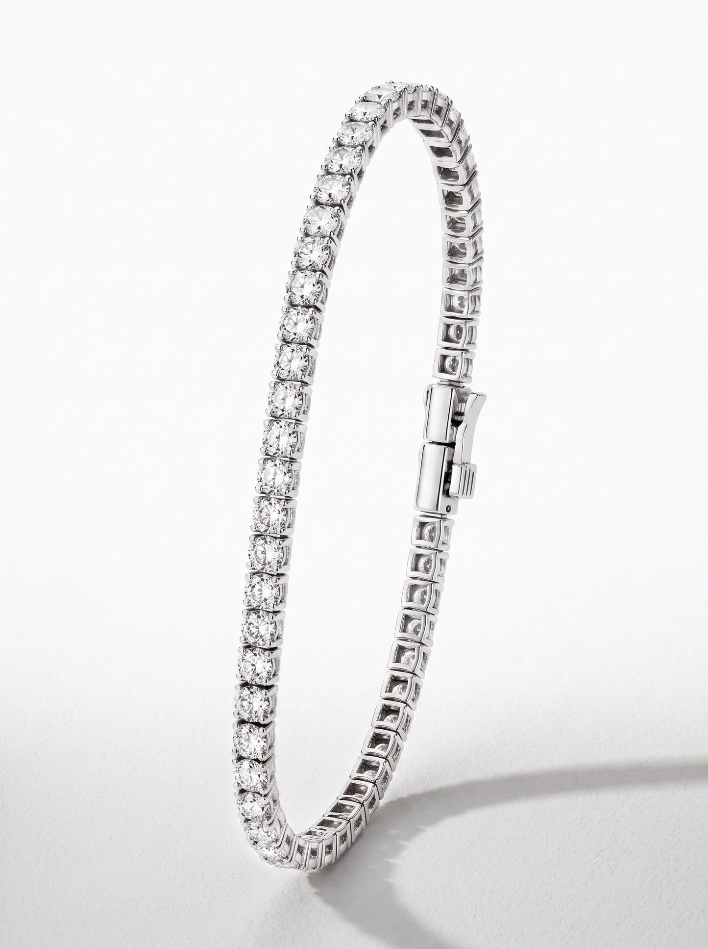 JANARY Round Brilliant 7-Carat Diamond Tennis Bracelet in 18K White Gold
