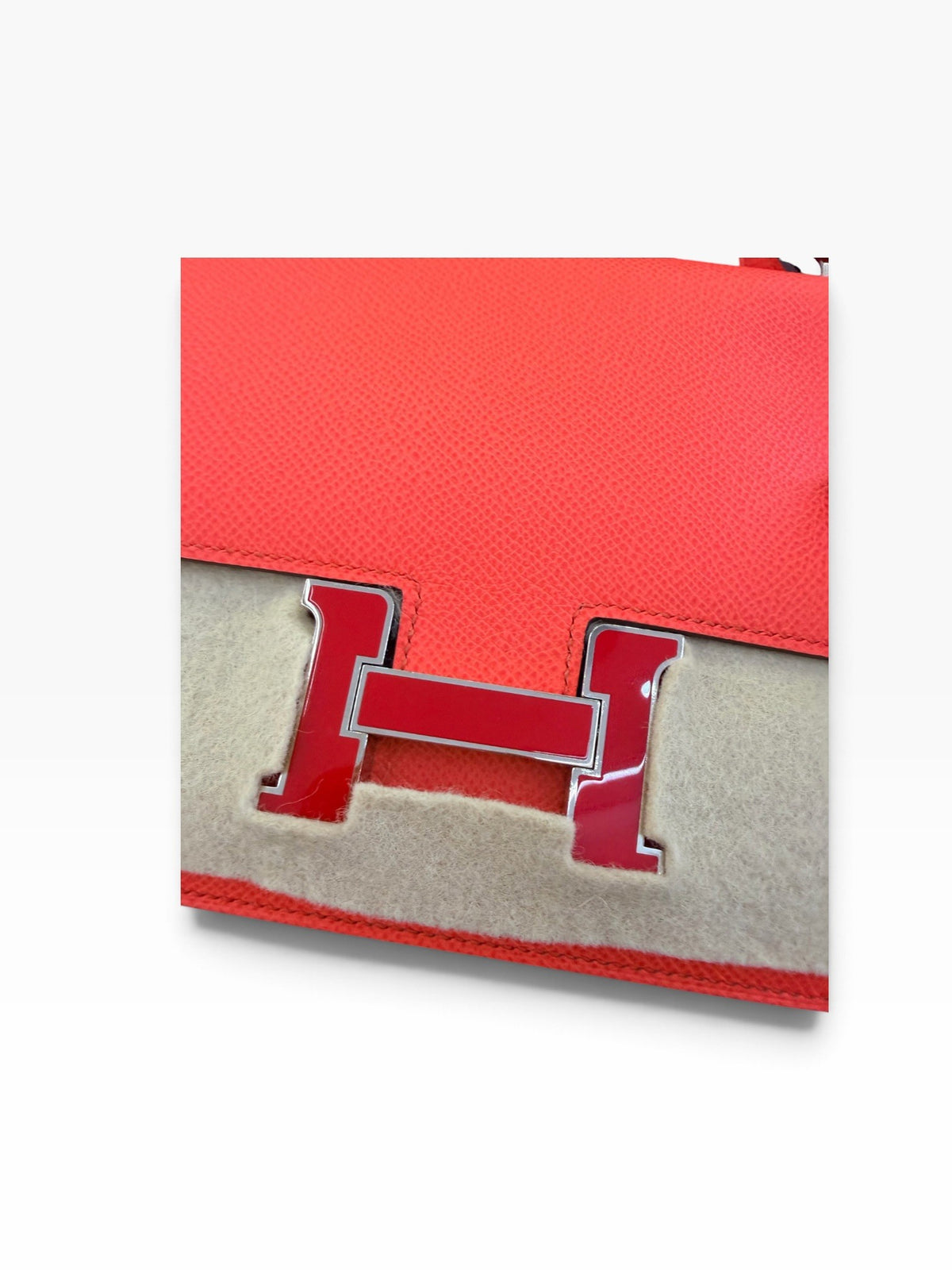 Hermès Constance 19 in Texas Pink with Enamel clasp Hardware