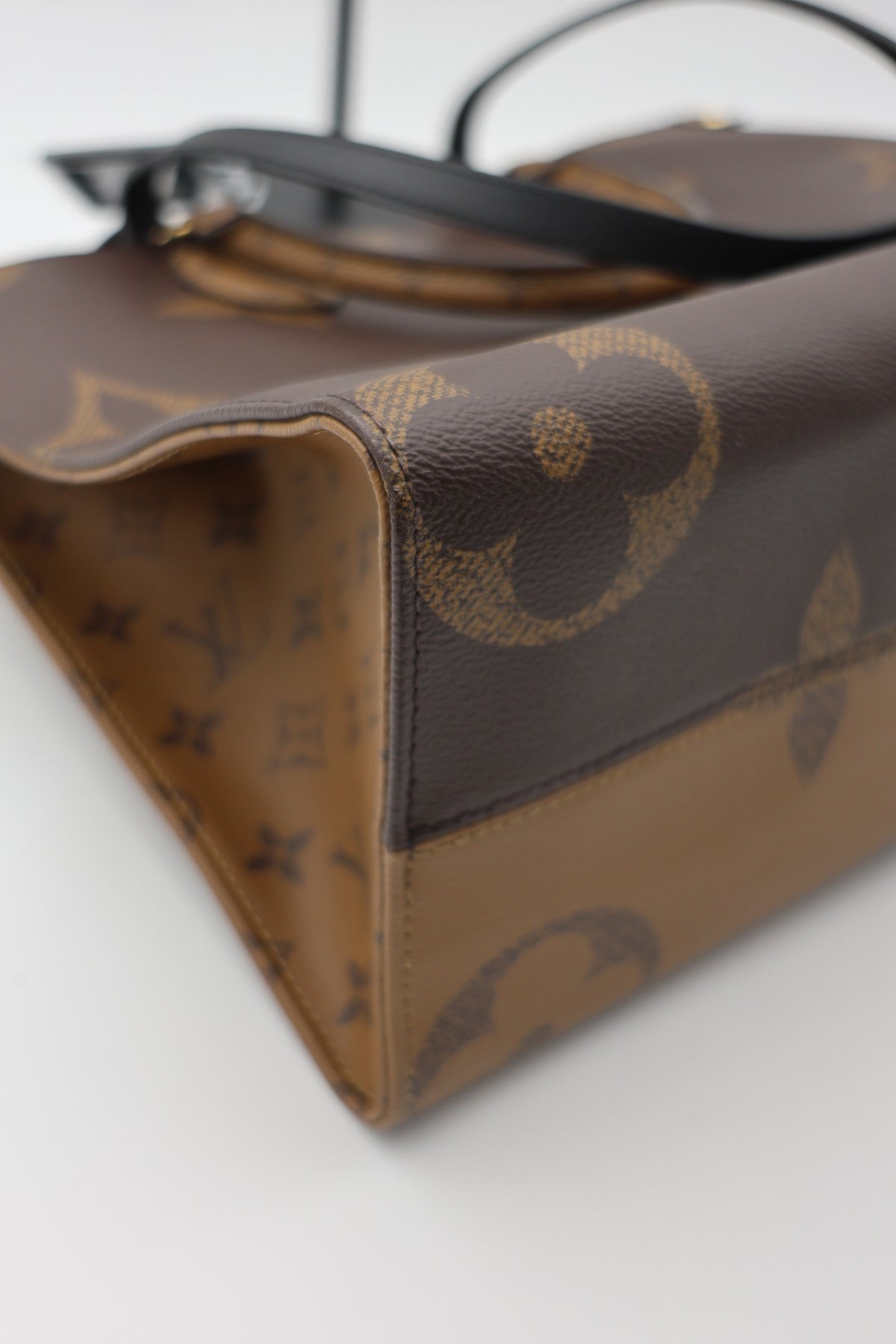 Louis Vuitton Monogram Giant Reverse Canvas OnTheGo MM Tote Bag GHW