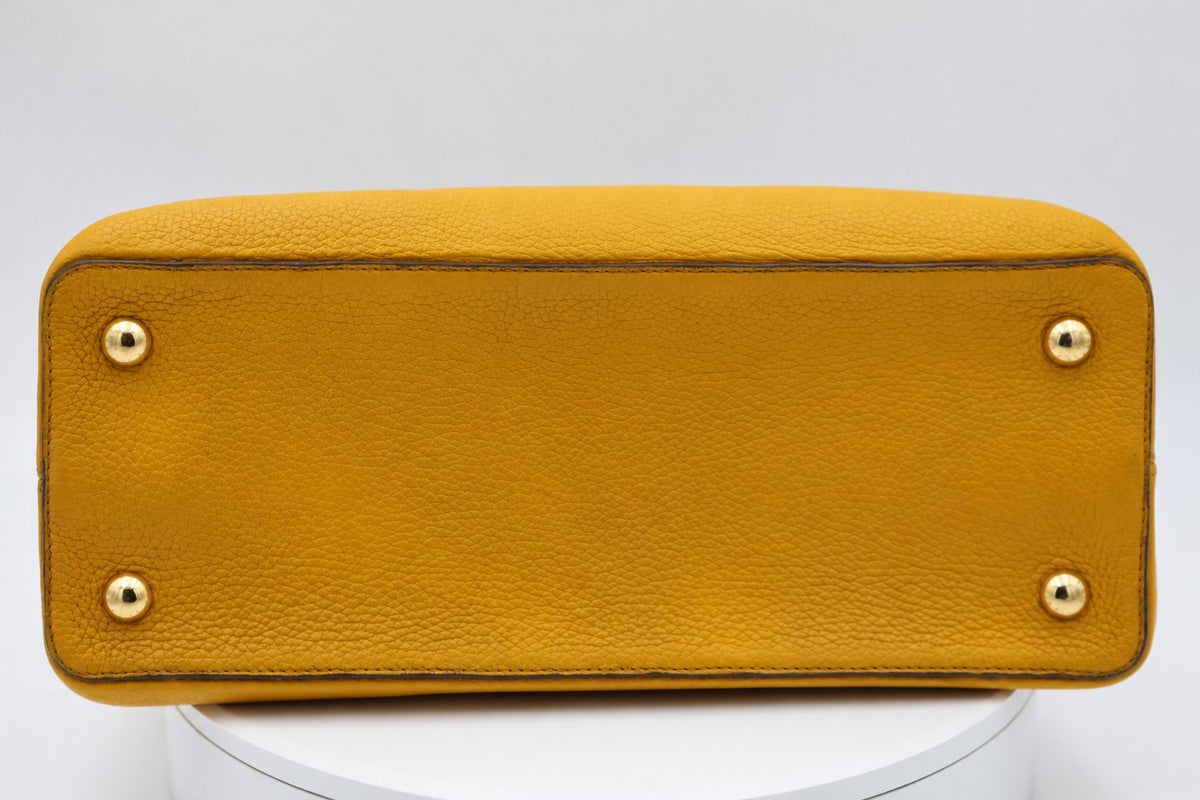 Louis Vuitton Capucines Bag Leather MM Yellow GHW
