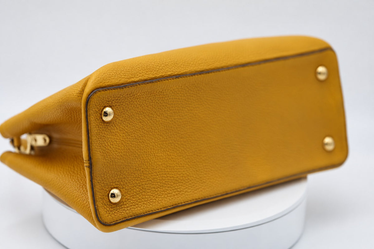 Louis Vuitton Capucines Bag Leather MM Yellow GHW
