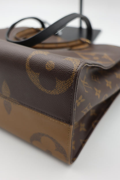 Louis Vuitton Monogram Giant Reverse Canvas OnTheGo MM Tote Bag GHW