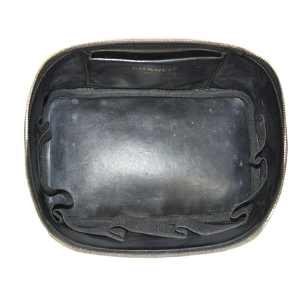 Chanel Caviar Vintage Timeless Cosmetic Case In Black