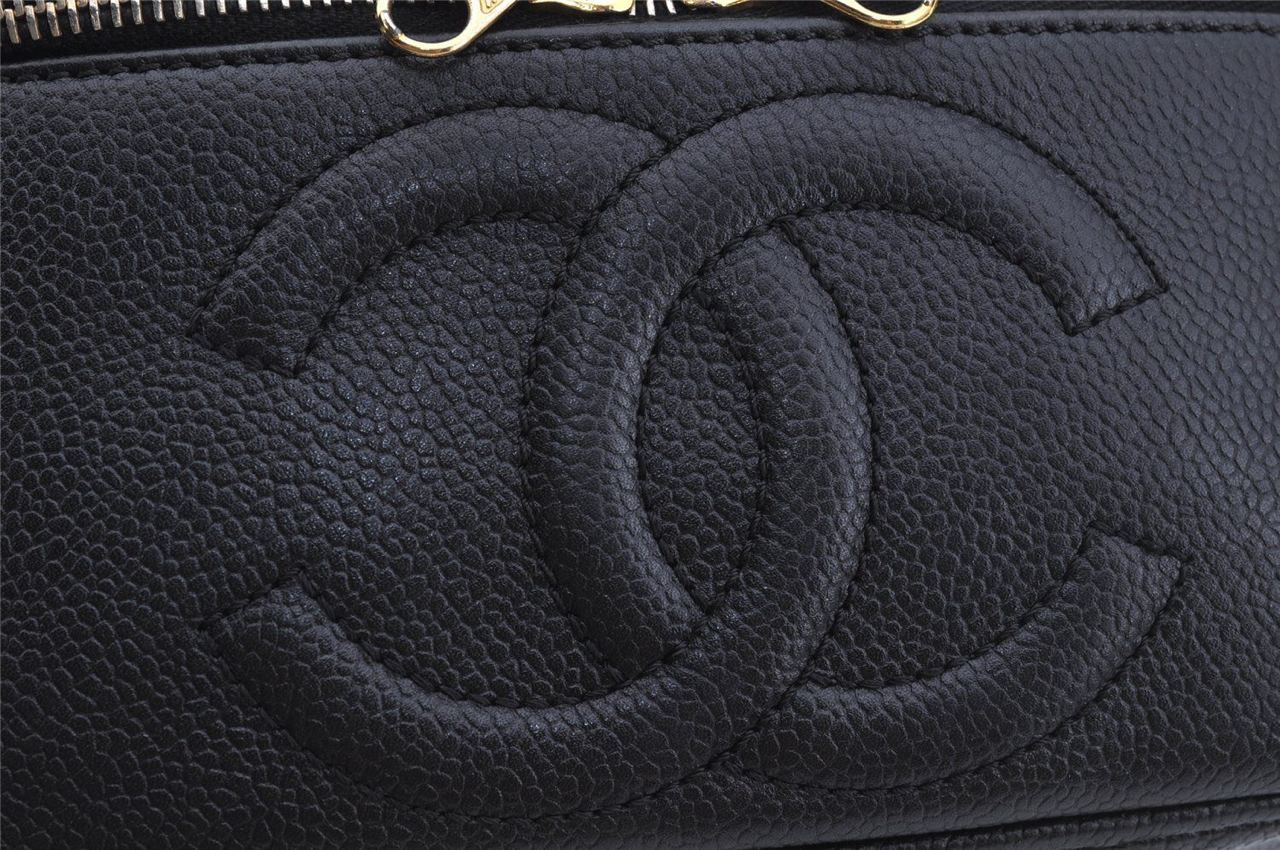 Chanel Caviar Vintage Timeless Cosmetic Case In Black