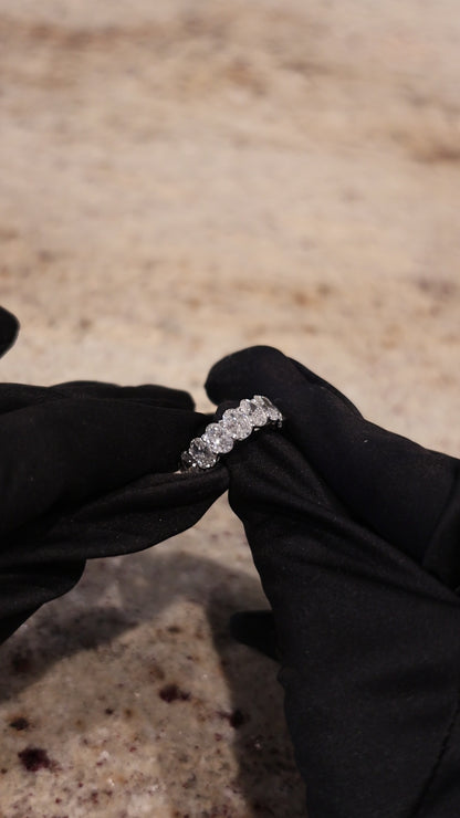 JANARY Oval Cut 8-Carat Diamond Eternity Ring in Platinum