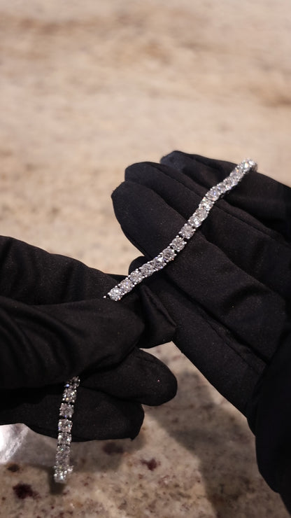 JANARY Round Brilliant 10-Carat Diamond Tennis Bracelet in 18K White Gold