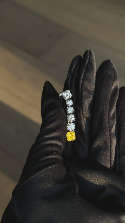 JANARY Graduated 9.40-Carat Fancy Yellow Diamond Drop Earrings in 18K White Gold