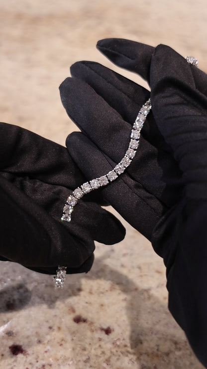 JANARY Round Brilliant 10-Carat Diamond Tennis Bracelet in 18K White Gold