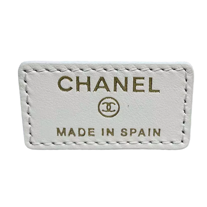 CHANEL L-shaped Zip Coin Purse Calfskin White