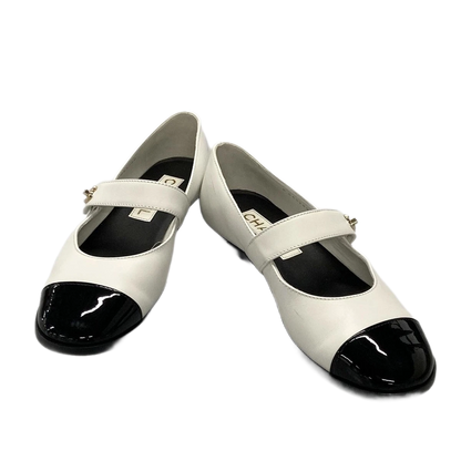 CHANEL White Black Leather Patent Leather Women's Pumps