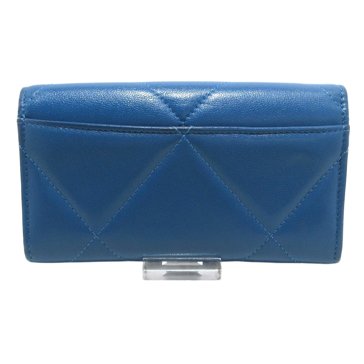 CHANEL CHANEL19 Matelasse Blue Lambskin Wallet