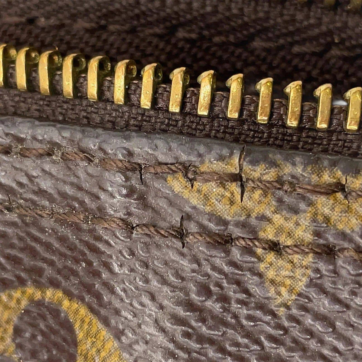 Louis Vuitton Monogram Speedy 30 Handbag