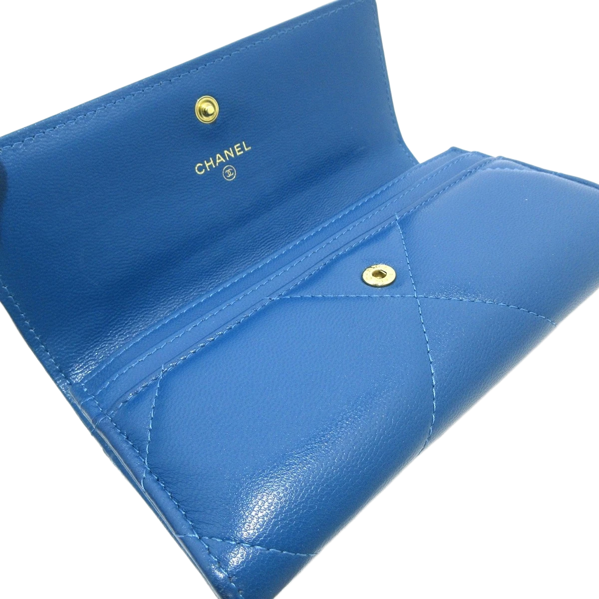 CHANEL CHANEL19 Matelasse Blue Lambskin Wallet