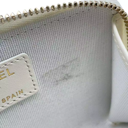 CHANEL L-shaped Zip Coin Purse Calfskin White