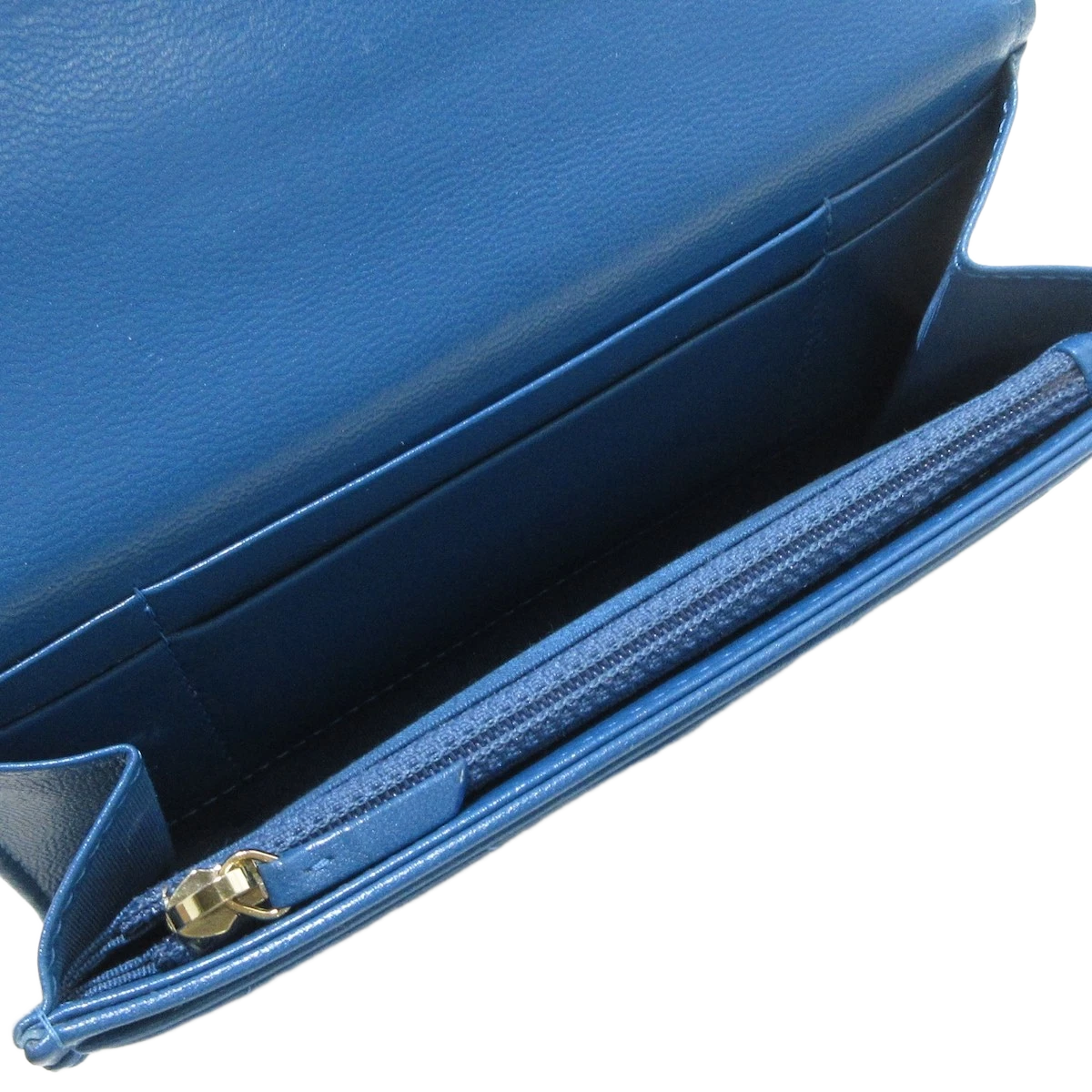 CHANEL CHANEL19 Matelasse Blue Lambskin Wallet