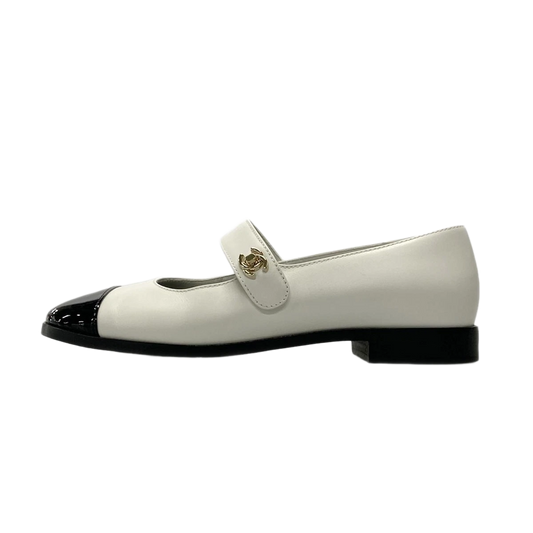 CHANEL White Black Leather Patent Leather Women's Pumps