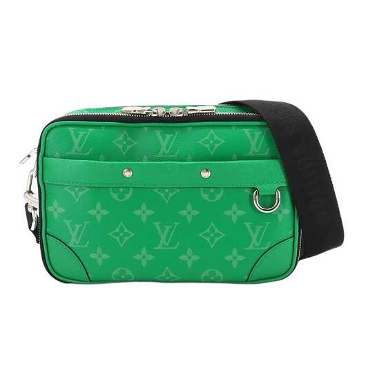 LOUIS VUITTON Taigarama Alpha Messenger Shoulder Bag Vert
