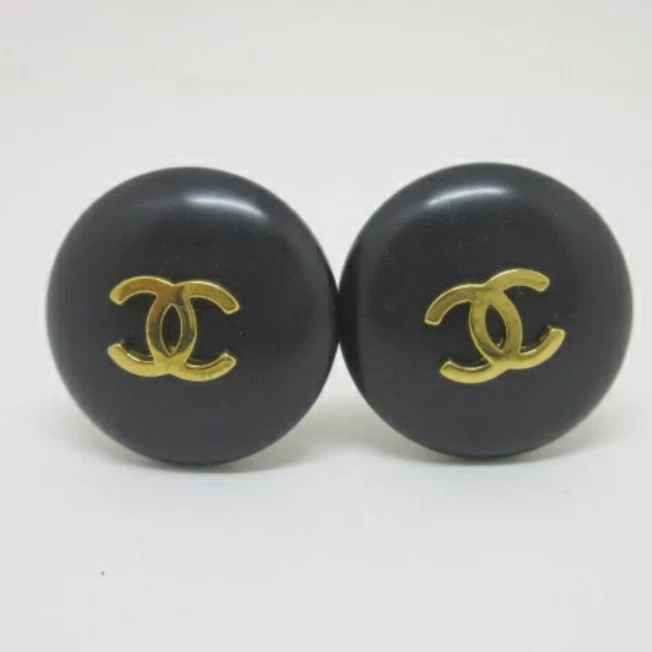 Chanel Vintage CC Logos Round Clip-On Earrings in Gold Tone & Black (95P)