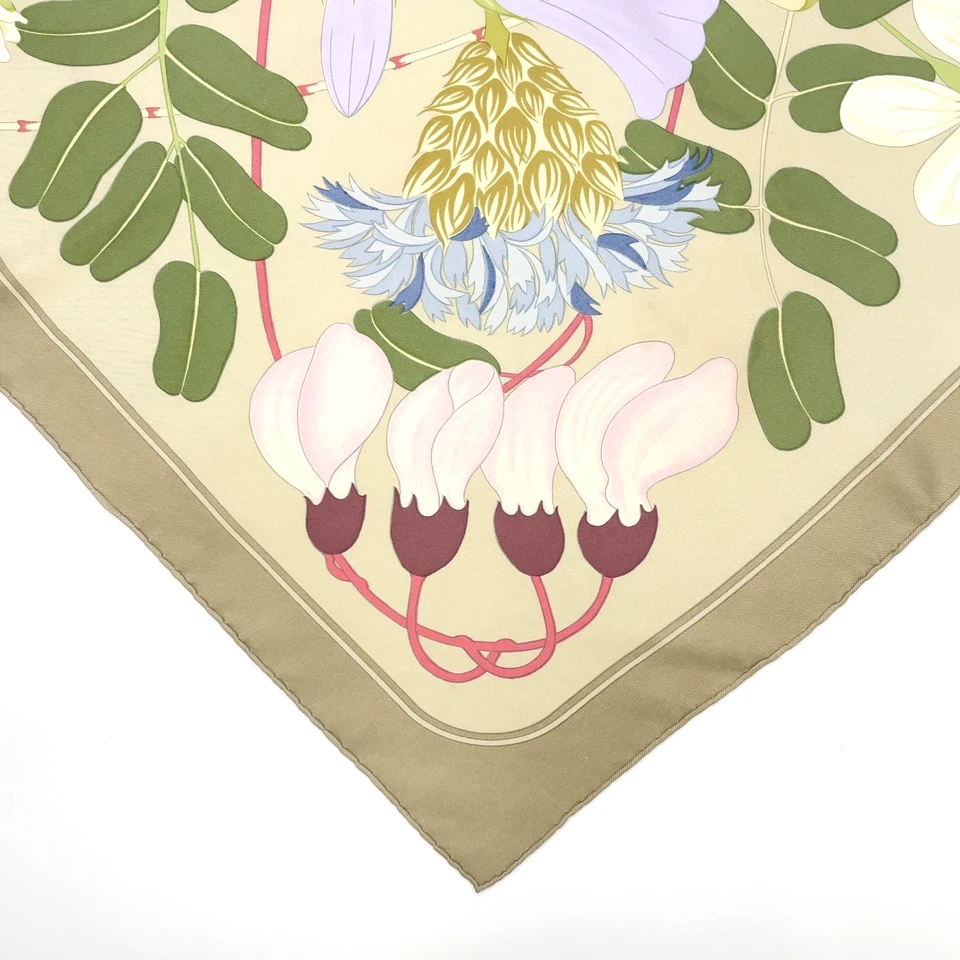 Hermes Carré 90 Flora Graeca Beige x Multicolor Silk Scarf