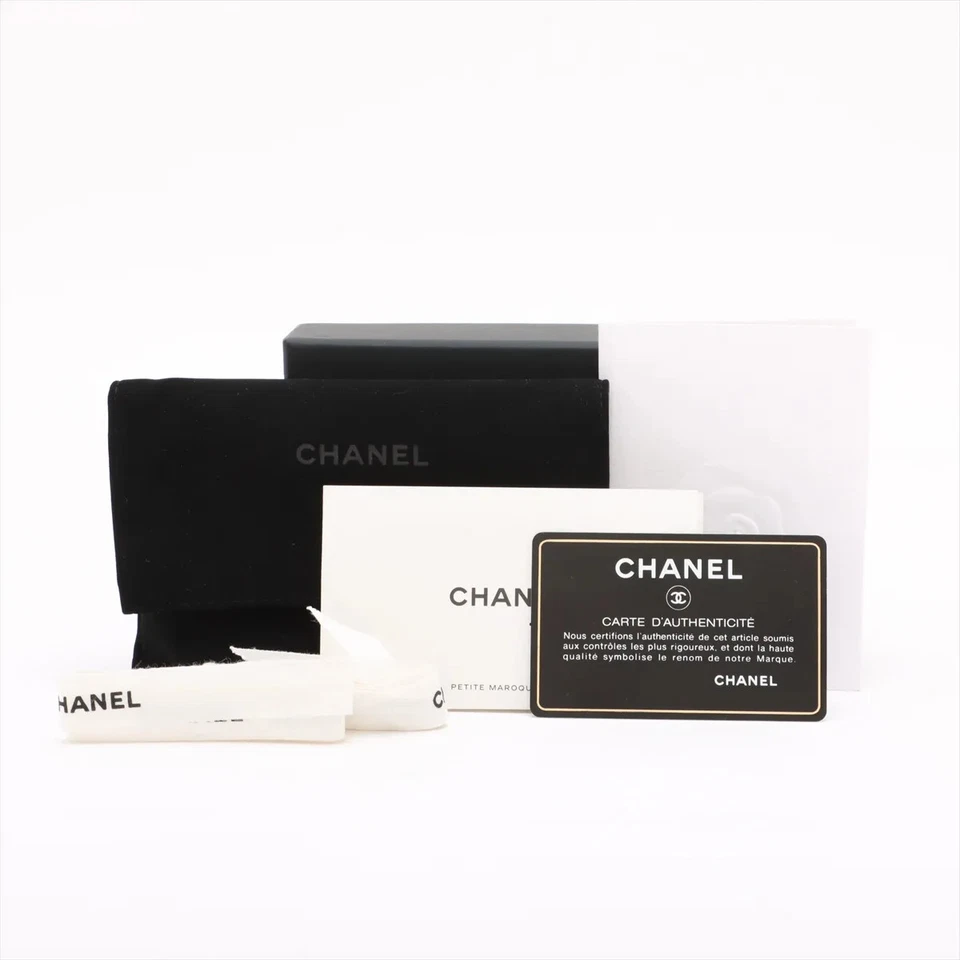 Chanel Matelassé Lambskin Chain Shoulder Bag / Coin Purse in Black with Gold-Tone Hardware
