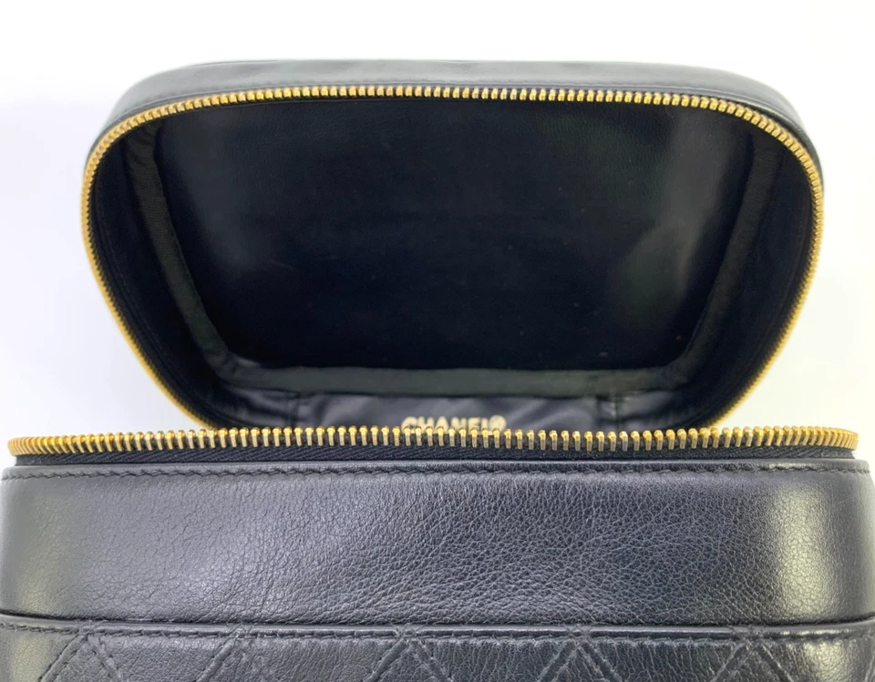 Chanel Matelassé Vanity Bag in Black Leather (Vintage)