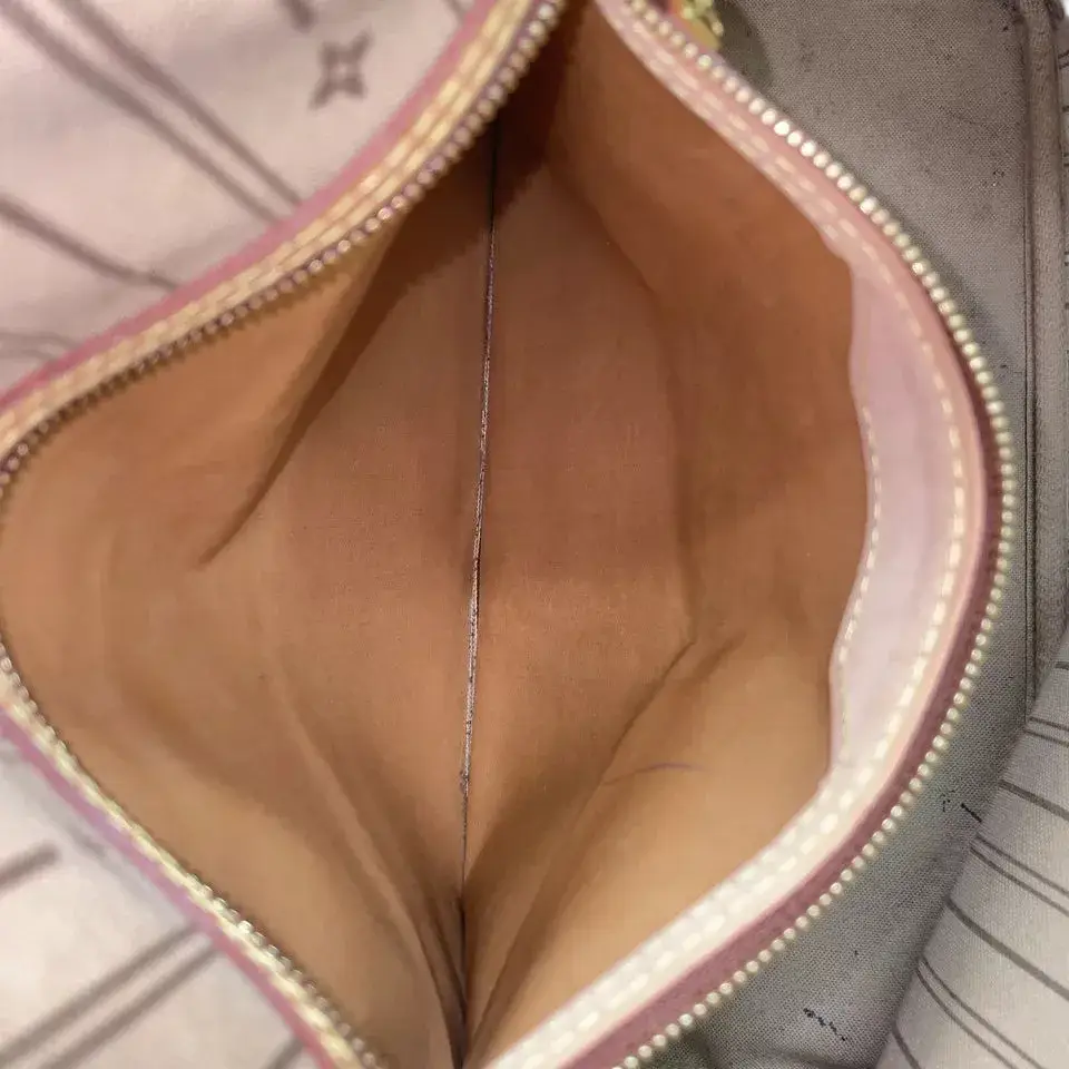 LOUIS VUITTON Monogram Neverfull Tote Bag