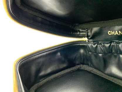 Chanel Matelassé Vanity Bag in Black Leather (Vintage)