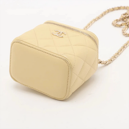 Chanel Matelasse Lambskin Chain Shoulder Bag Vanity Yellow Gold Metal Fittings 3