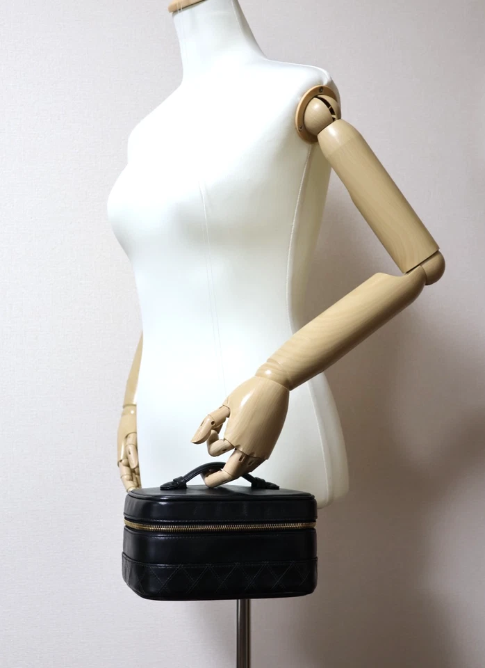 Chanel Matelassé Vanity Bag in Black Leather (Vintage)