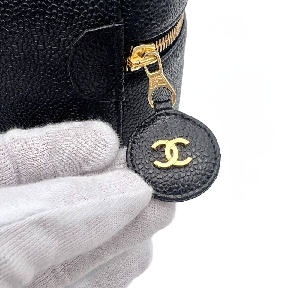 Auth CHANEL CC LOGO Vanity Bag Caviar Skin Leather Black Gold Vintage