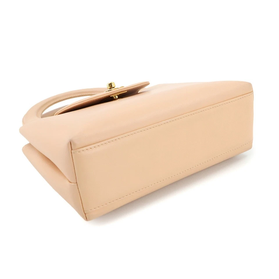 Chanel Vintage Handbag in Beige Leather