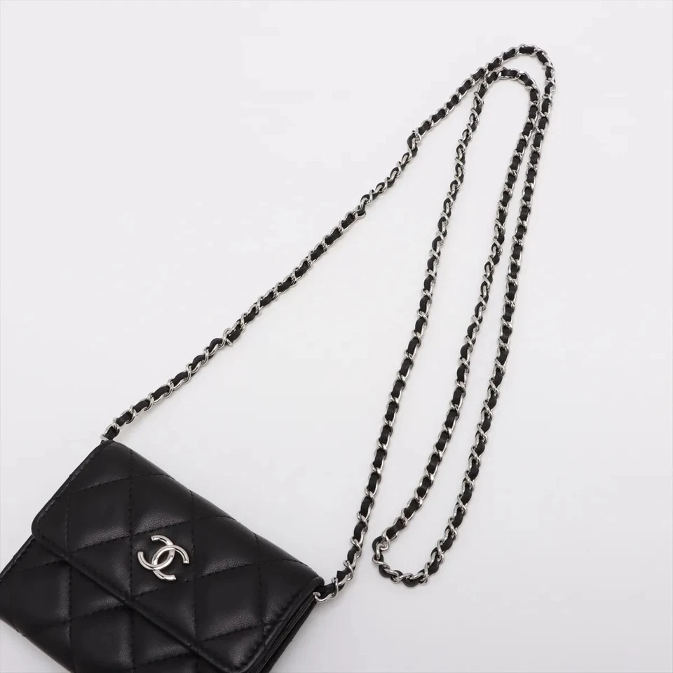 Chanel Matelassé Lambskin Chain Shoulder Bag / Coin Purse in Black with Gold-Tone Hardware