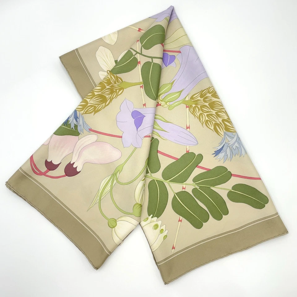 Hermes Carré 90 Flora Graeca Beige x Multicolor Silk Scarf