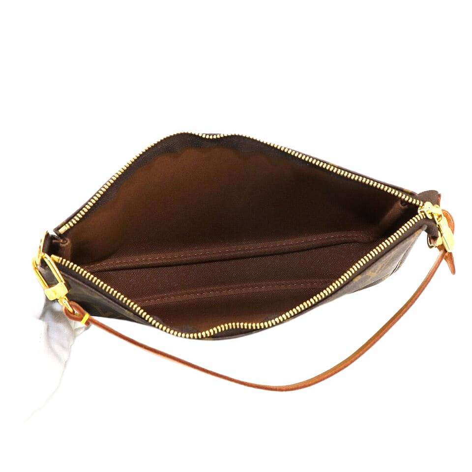 LOUIS VUITTON Monogram Pochette Accessoires Hand Shoulder Bag