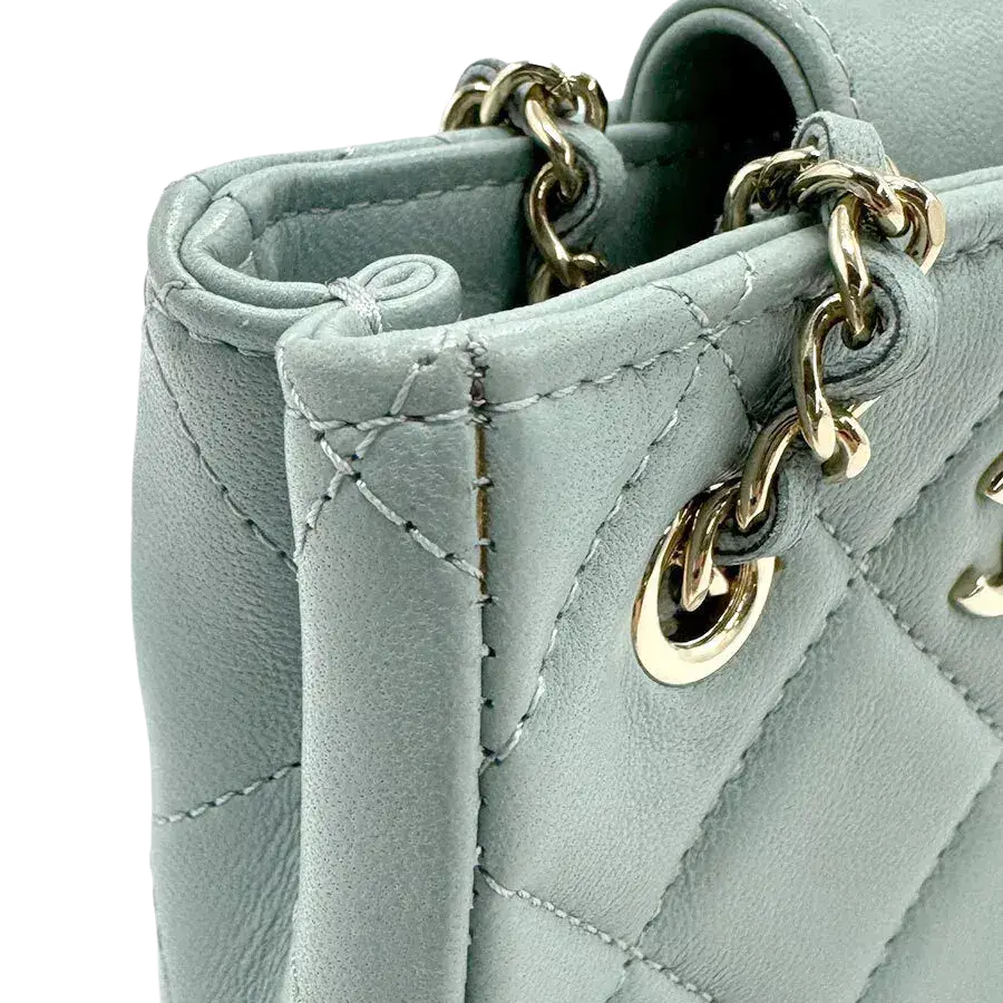 CHANEL Matelasse Shoulder Bag