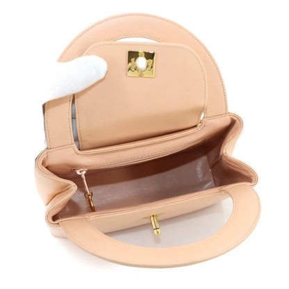 Chanel Vintage Handbag in Beige Leather