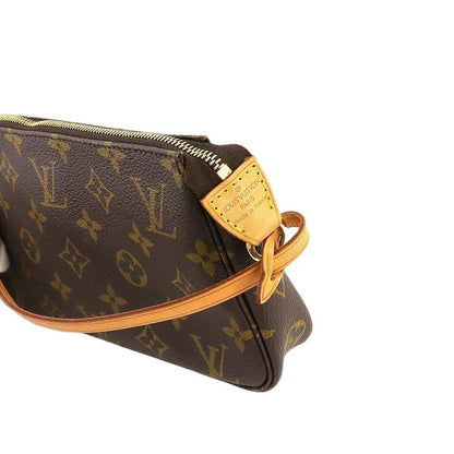 LOUIS VUITTON Monogram Pochette Accessoires Hand Shoulder Bag