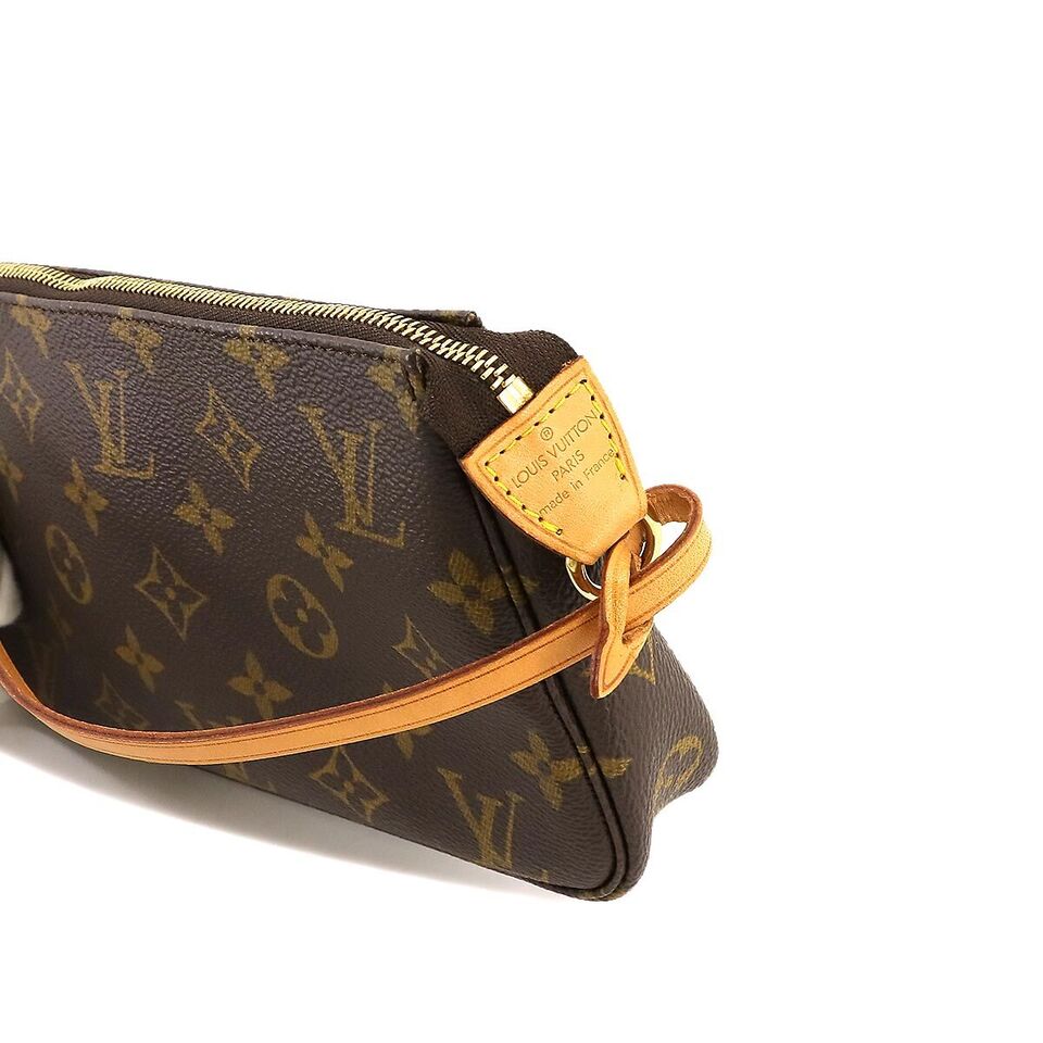 LOUIS VUITTON Monogram Pochette Accessoires Hand Shoulder Bag