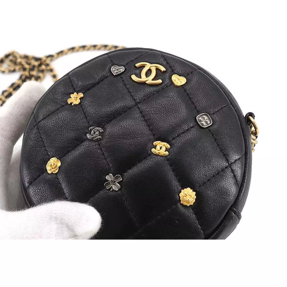 Auth CHANEL Matelasse Round Chain Shoulder Bag