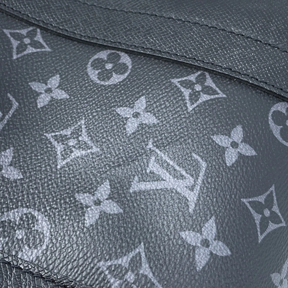 Louis Vuitton Taigarama Keepall Bandoulière 50 in Noir Taiga & Monogram Eclipse