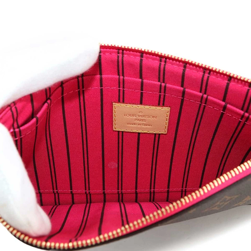 Louis Vuitton Neverfull MM in Monogram Canvas with Fuchsia Interior