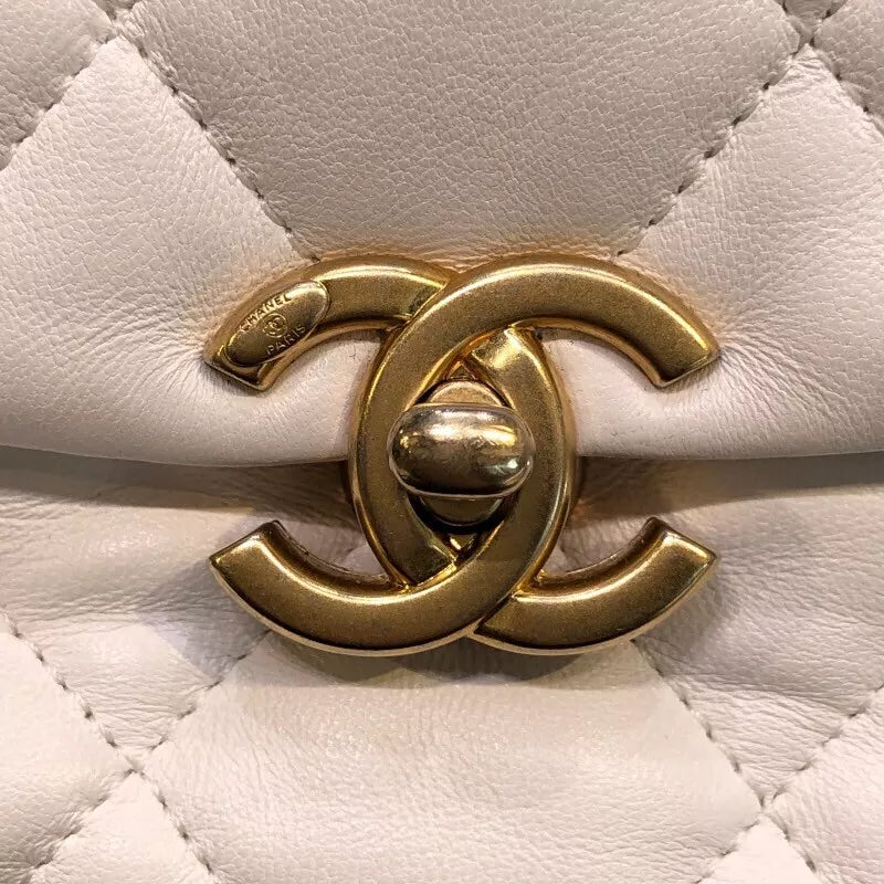 Auth CHANEL Mini Flap Shoulder Bag In White Lambskin